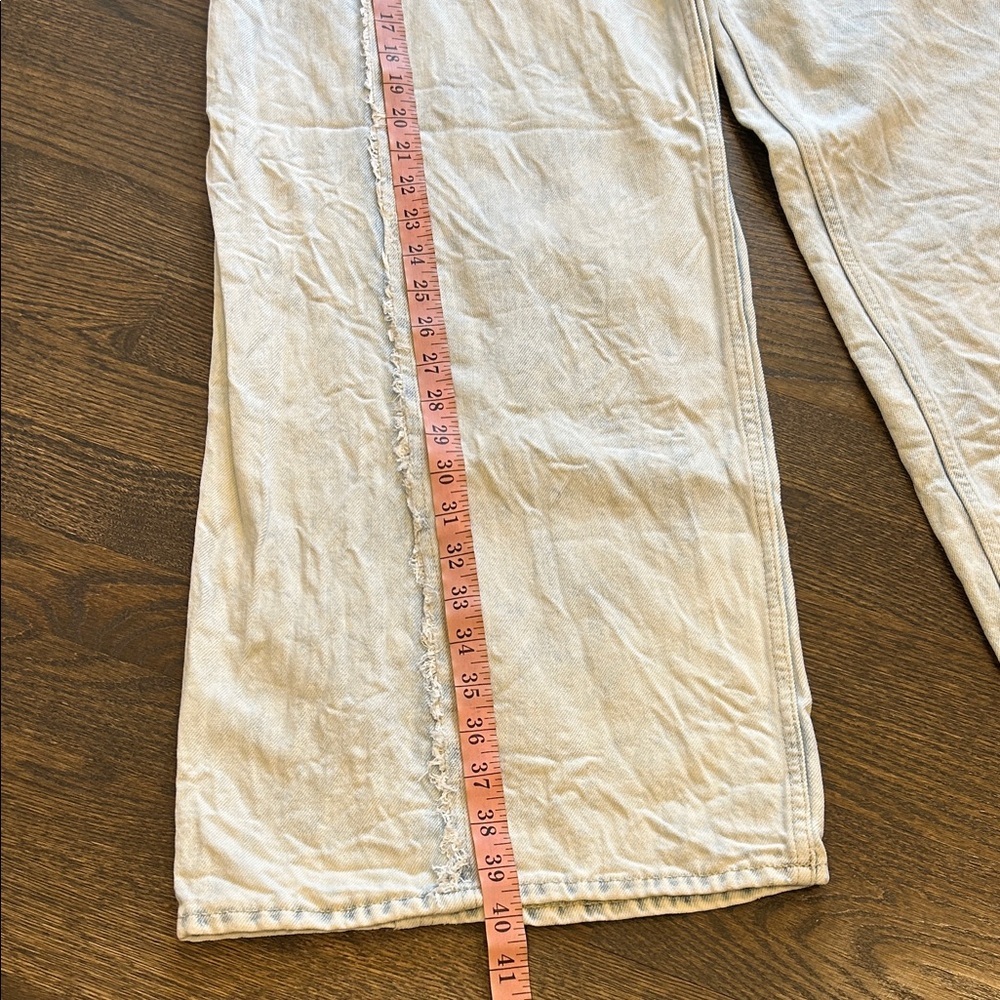 Gap Baggy Light Isla Wash Wide-Leg Ultra Soft Frayed Seam Jeans Bohemian Size 8 - Picture 7 of 14